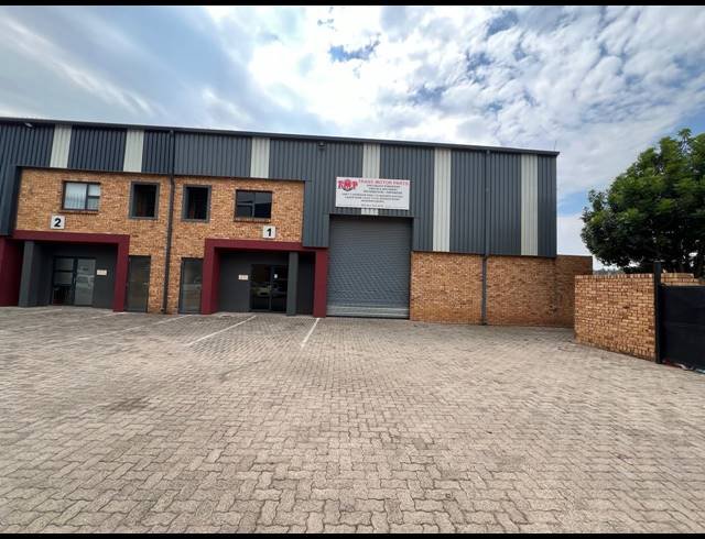 472M² WAREHOUSE TO LET IN LASER PARK